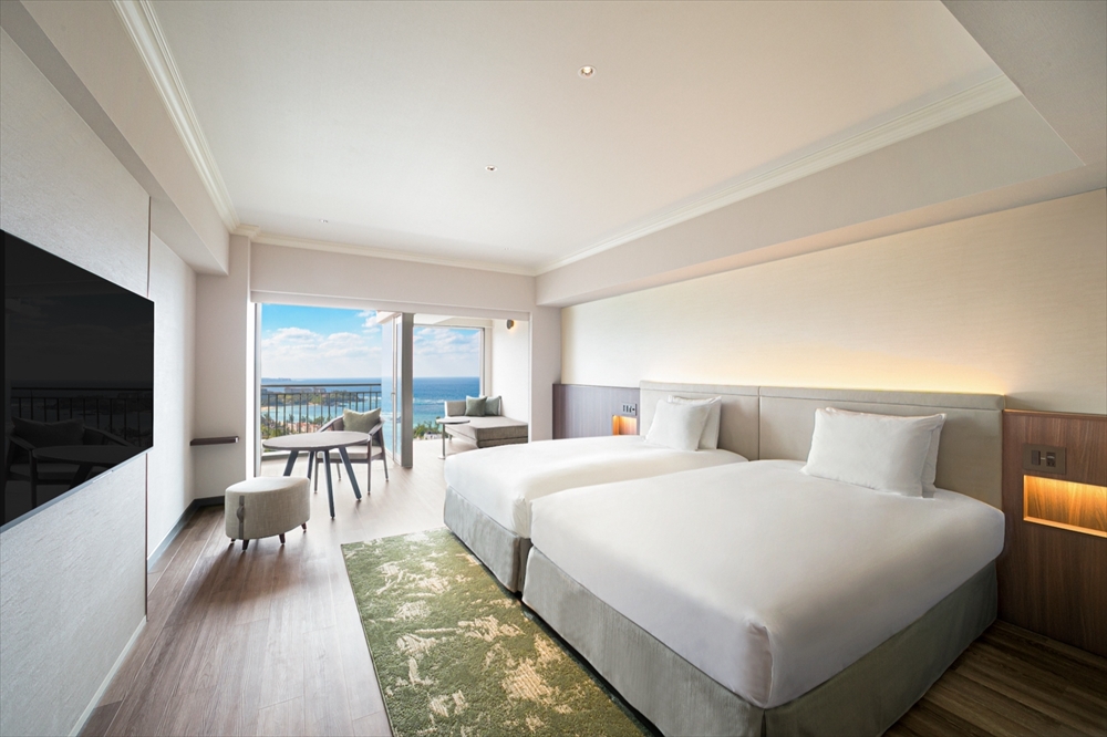 ORIENTAL HOTEL OKINAWA RESORT &SPA_Guest Room. A spacious suite room for high-quality relaxation, and a true sense of luxury. Rooms that can accommodate 5 beds, rooms with washer-dryer combos, and fully equipped barrier-free rooms are also available for your comfort.