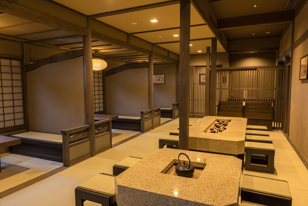 Jozankei Yuraku Souan_[1st floor / Lounge] Relax however you please and let your spirits soar.