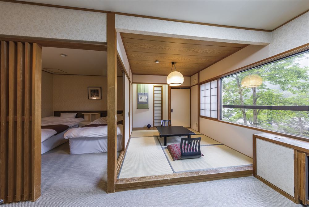 Miyama Ouan Annex Hirayukan_Japanese-Western room in the main building. On clear days, the view of Okuhida is breathtaking.