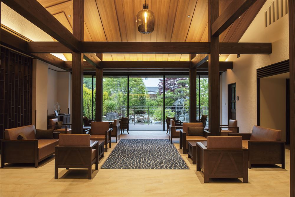 LA VISTA Kusatsu Hills_Lobby. Vaulted ceilings enhance moments to remember.