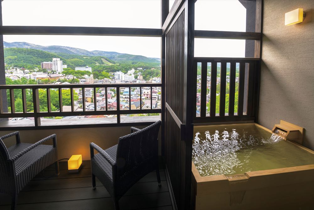 LA VISTA Kusatsu Hills_In the privacy of your room, against the backdrop of captivating scenery, enjoy the waters gushing from the hot spring 