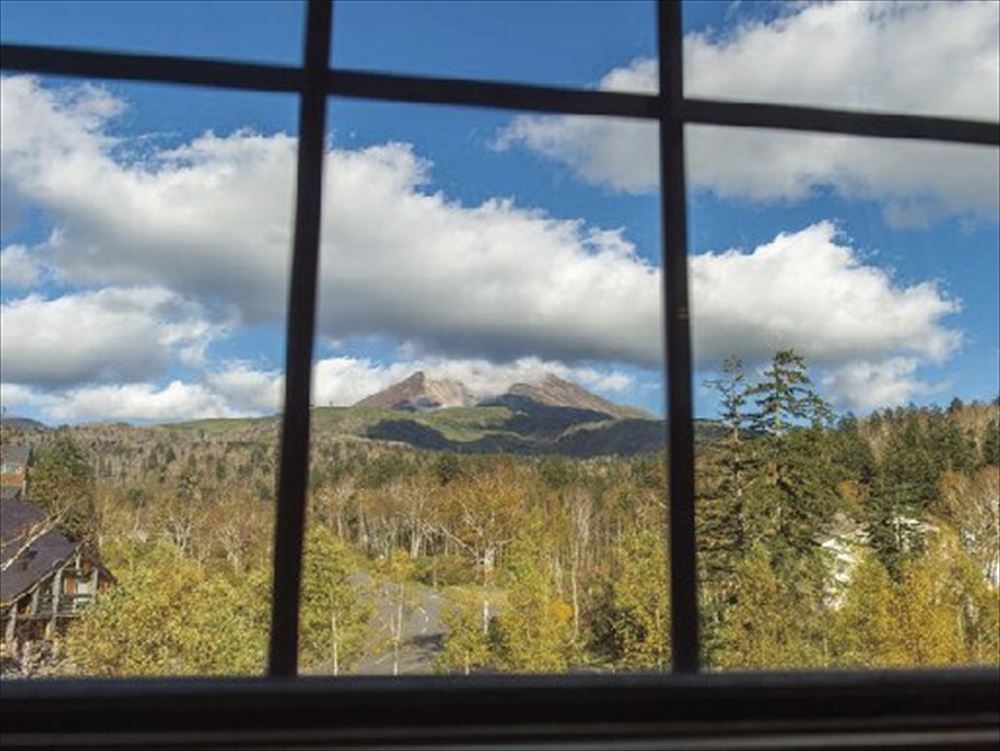 LA VISTA Daisetsuzan_Mountainside rooms offer views of the majestic Mt. Asahidake.