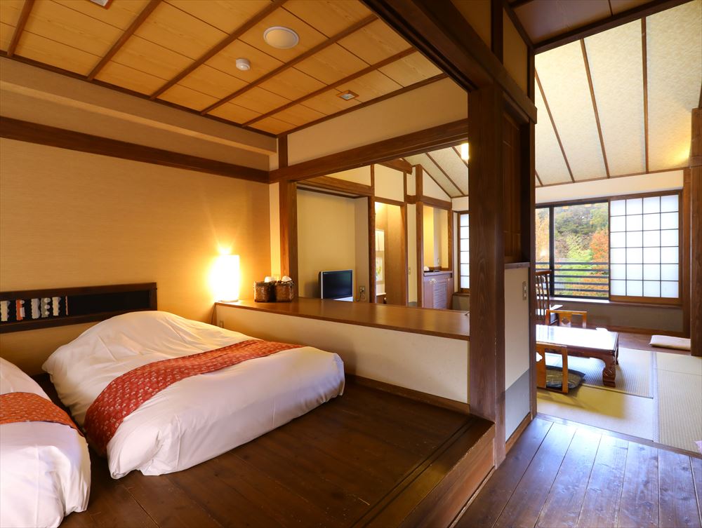 Mori No Yu Kira No Sato_The “Yawatano” lodge. This guest room features low beds on a raised floor.