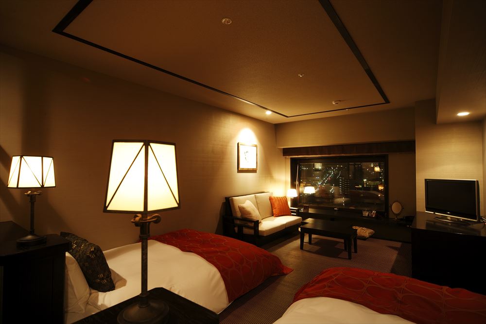 LA VISTA Hakodate Bay_The most popular room type, Deluxe Twin. All rooms have a view of Mt. Hakodate.