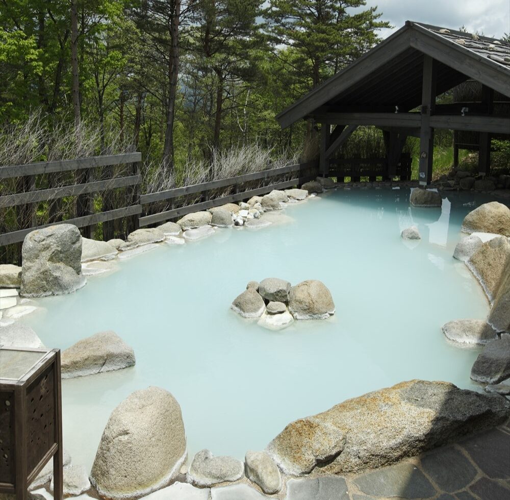 Oyado Konoha_The hot spring therapy bath "Konoyu." Luxuriate in nature while soaking in Kusatsu Onsen.