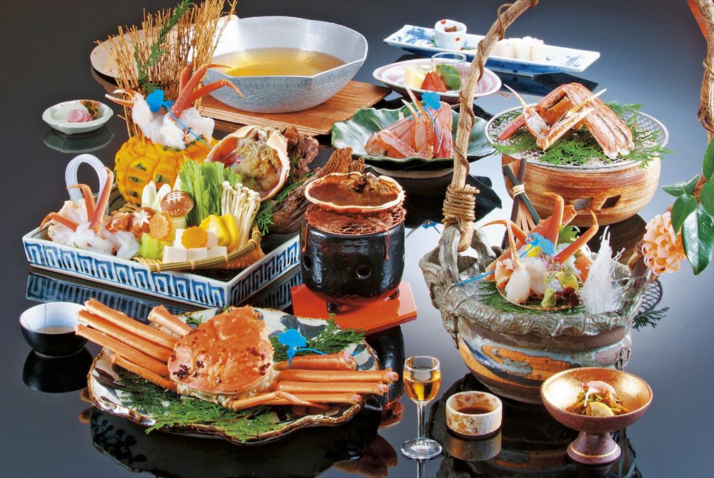 Kinosaki Maruyamagawa Onsen Ginka_Winter only full-course crab dinner (image). Enjoy the “king of winter delicacies” Matsuba crab in a variety of dishes.