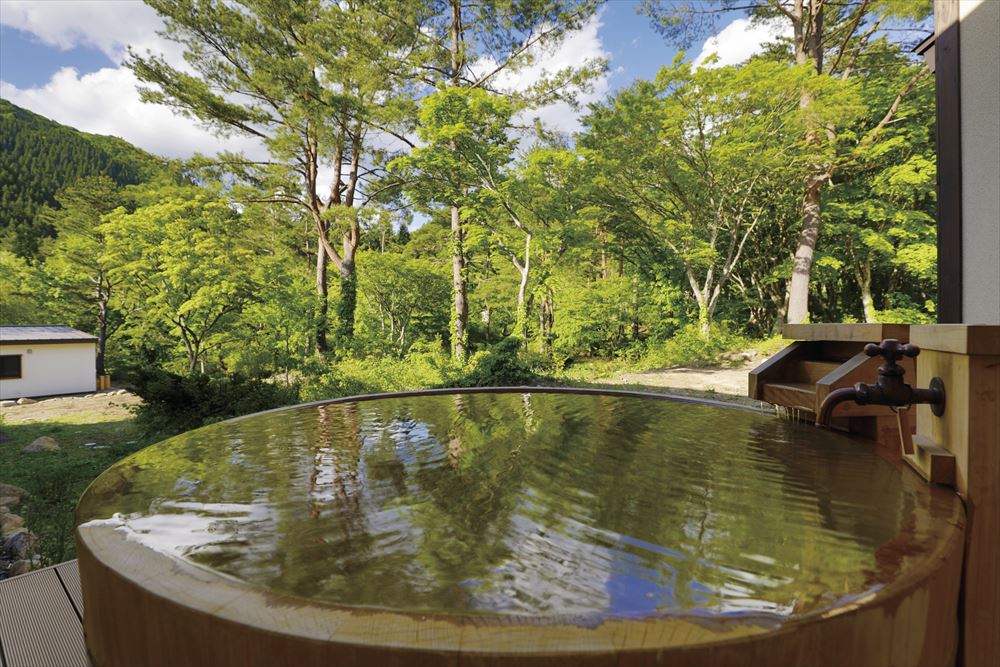 Yukemuri No Yado Inazumi Onsen_Guest room open-air bath. The ultimate private space to enjoy nature while soaking in the hot springs