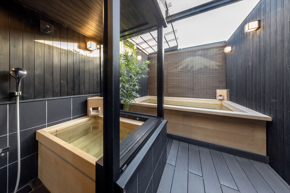 SAKE Bar Hotel Asakusa. Private, reserved open-air bath. Other than the indoor baths in each room, the hotel also offers private open-air baths, saunas, and cold baths (for a fee). If interested, please inquire with our staff.