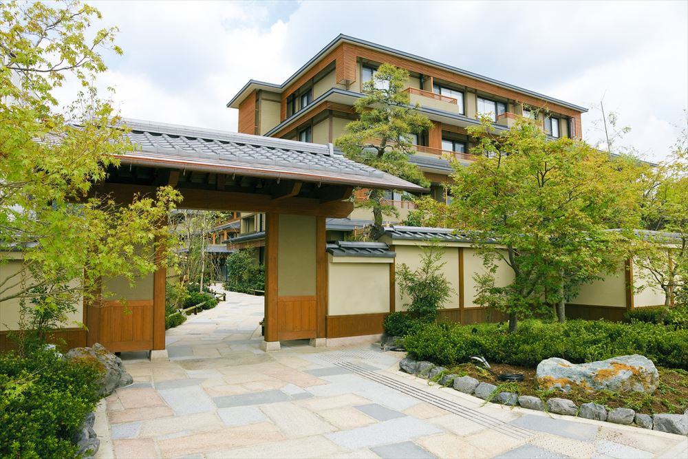 Kyoto Arashiyama Onsen Kadensho_Exterior. Easily accessible, just 1 minute walk from the station