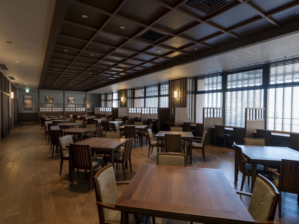 LA VISTA Hakodate Bay ANNEX_2nd floor / Restaurant -Kita no Banya-. A spacious area with a sense of openness.