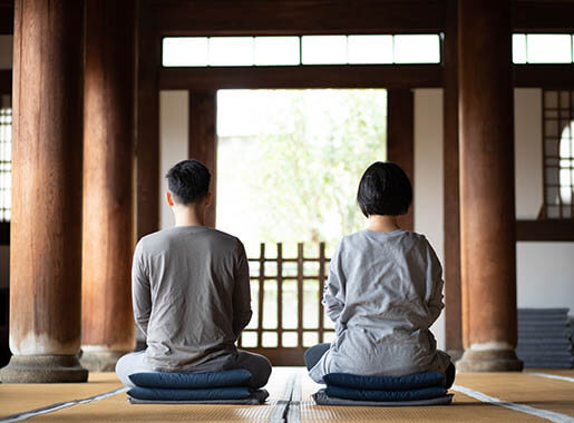 FUFU KYOTO JAPAN_Experience Zen meditation under the guidance of the chief priest of Nanzenji Temple, a special branch of the Rinzai sect of Zen Buddhism. Choose from a range of other activities including the tea ceremony, traditional incense study, and yoga.