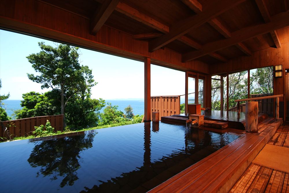 Hamachidori no Yu Kaisyu_Enjoy ocean views from the large bathhouse “Umi Tsubaki.”