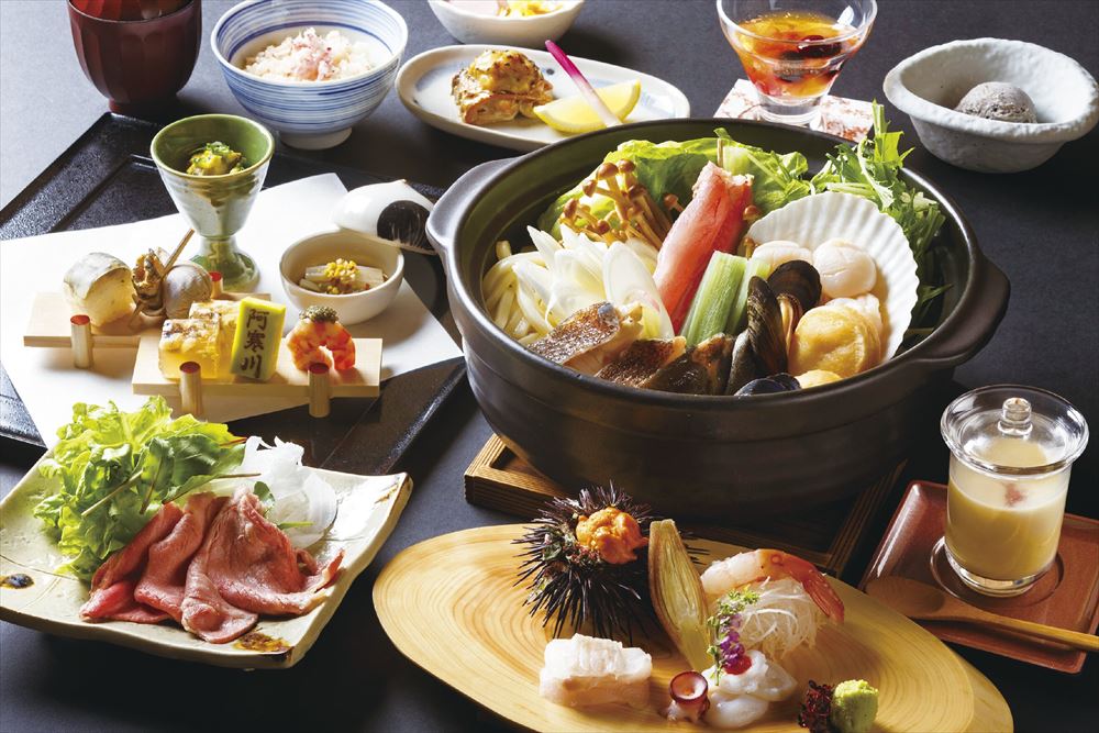 LA VISTA Akangawa_Featuring kotan nabe hot pot, the kaiseki cuisine here makes the most of Hokkaido’s wealth of unique ingredients.