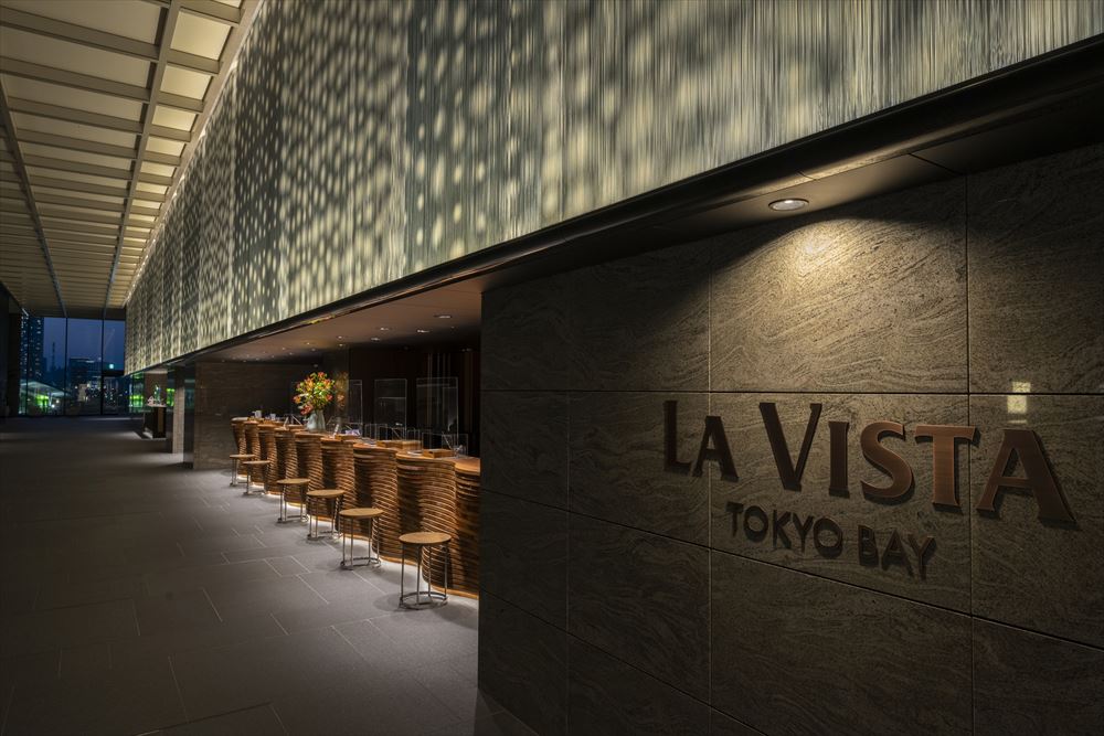 LA VISTA TOKYO BAY_In the spacious lobby lounge, let us help create the ideal time for you.