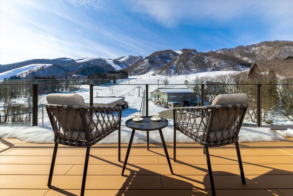 ROKA Luxury Apartments_Terrace（snow scene）