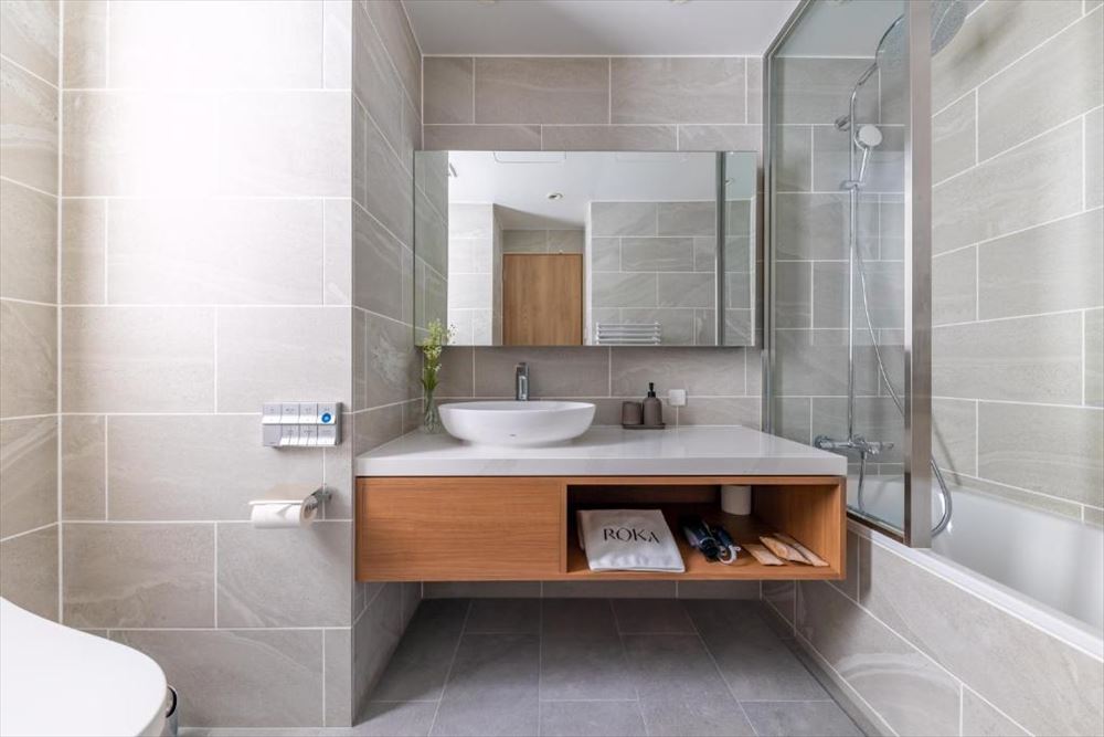 ROKA Luxury Apartments_Bathroom