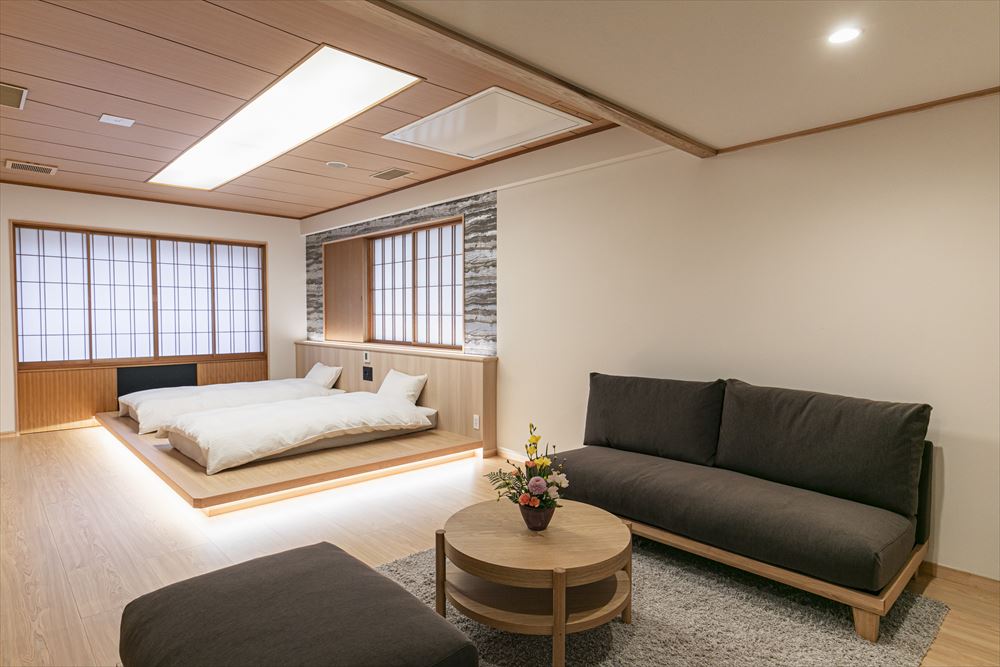 Ureshino Motoyu_Premium room with hinoki cypress bath