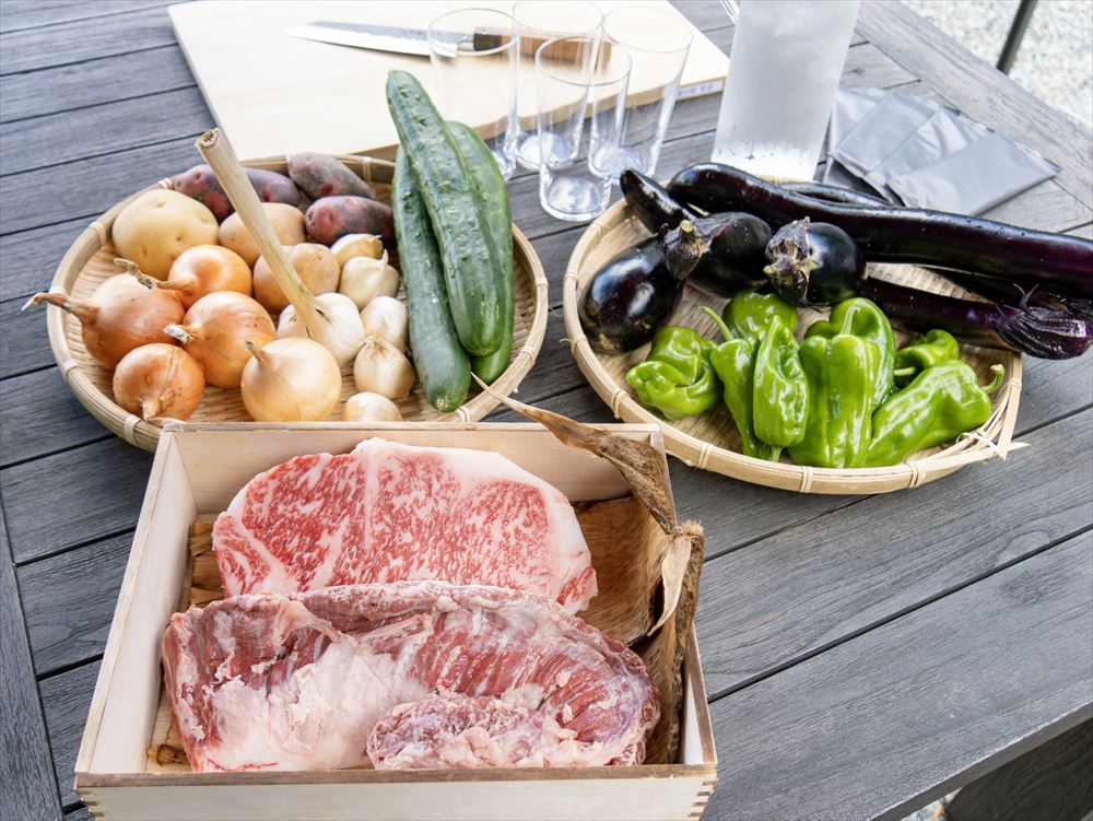HoshinoYado SAINEH_Freshly harvested seasonal vegetables alongside premium meat