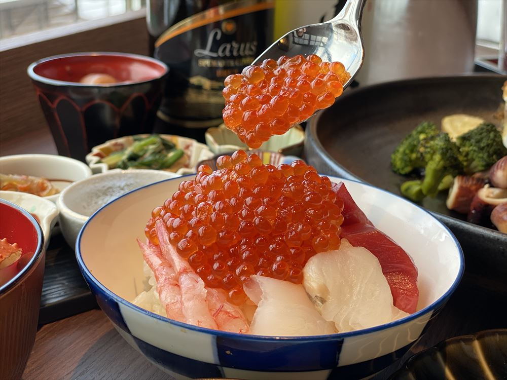 라비스타 하코다테 베이 아넥스_조식. '홋카이도산 연어알 무한리필'로 아침부터 호화롭게.