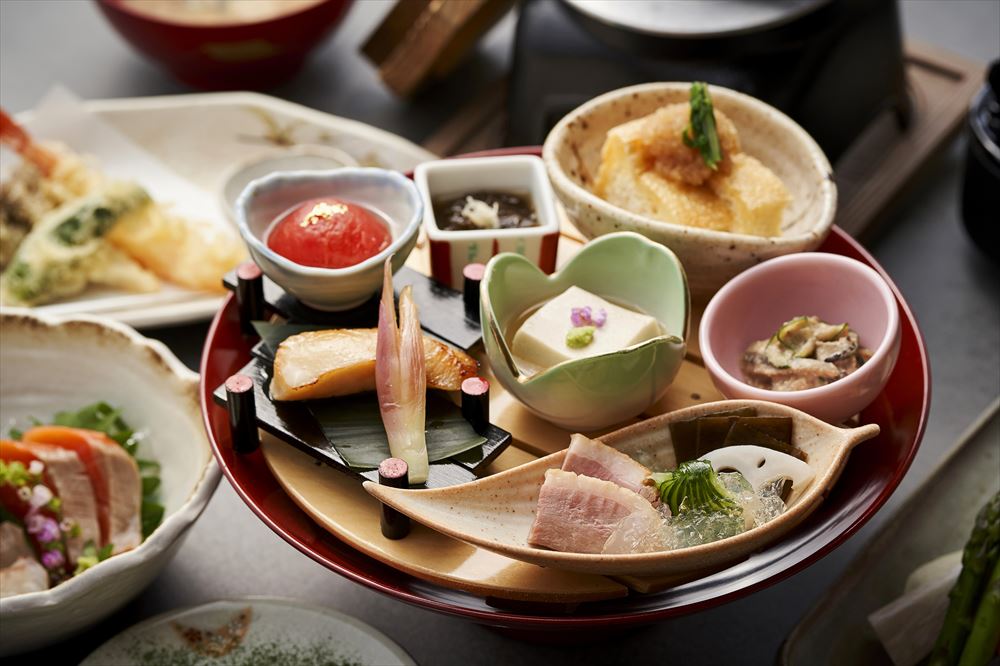 永平寺 亲禅旅馆 柏树关_餐食（示意图）。在餐厅里尽情品尝精心制作的精进料理和越前的名酒。