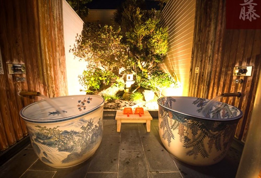 悠然之宿 东海_有田烧露天浴池被海外客人称为“Tea-cup Onsen（茶杯温泉）”的旅馆引以为豪的私人浴池。