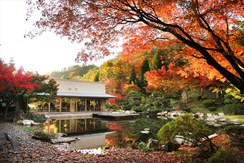 鹿角飯店_庭院（秋天）