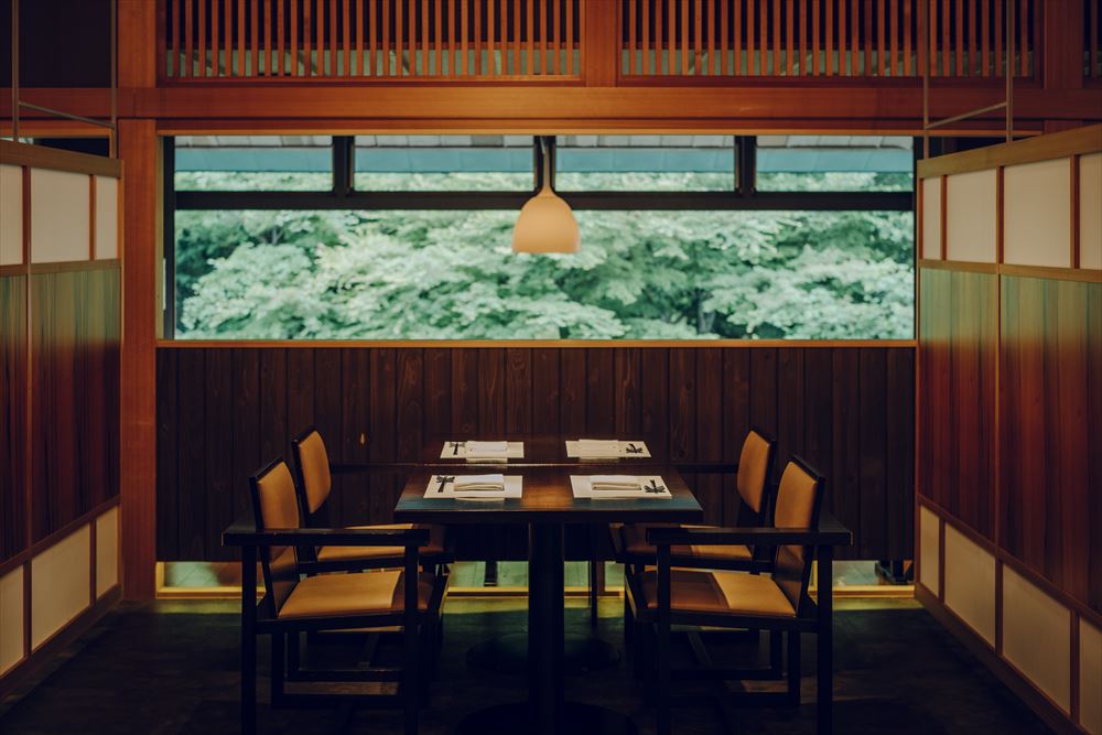 界津軽のレストラン。テーブル席