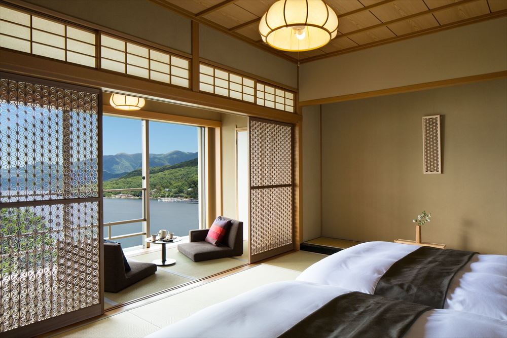 中禅寺湖が一望できる和室